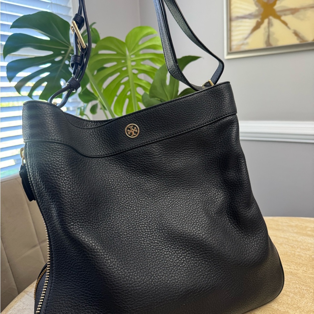 Tory Burch Robinson Pebble Hobo Side Zip Shoulder Tote Bag